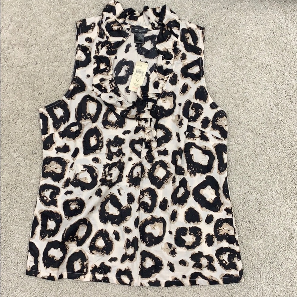Ann Taylor NWT sleeveless shirt.  Size 12.